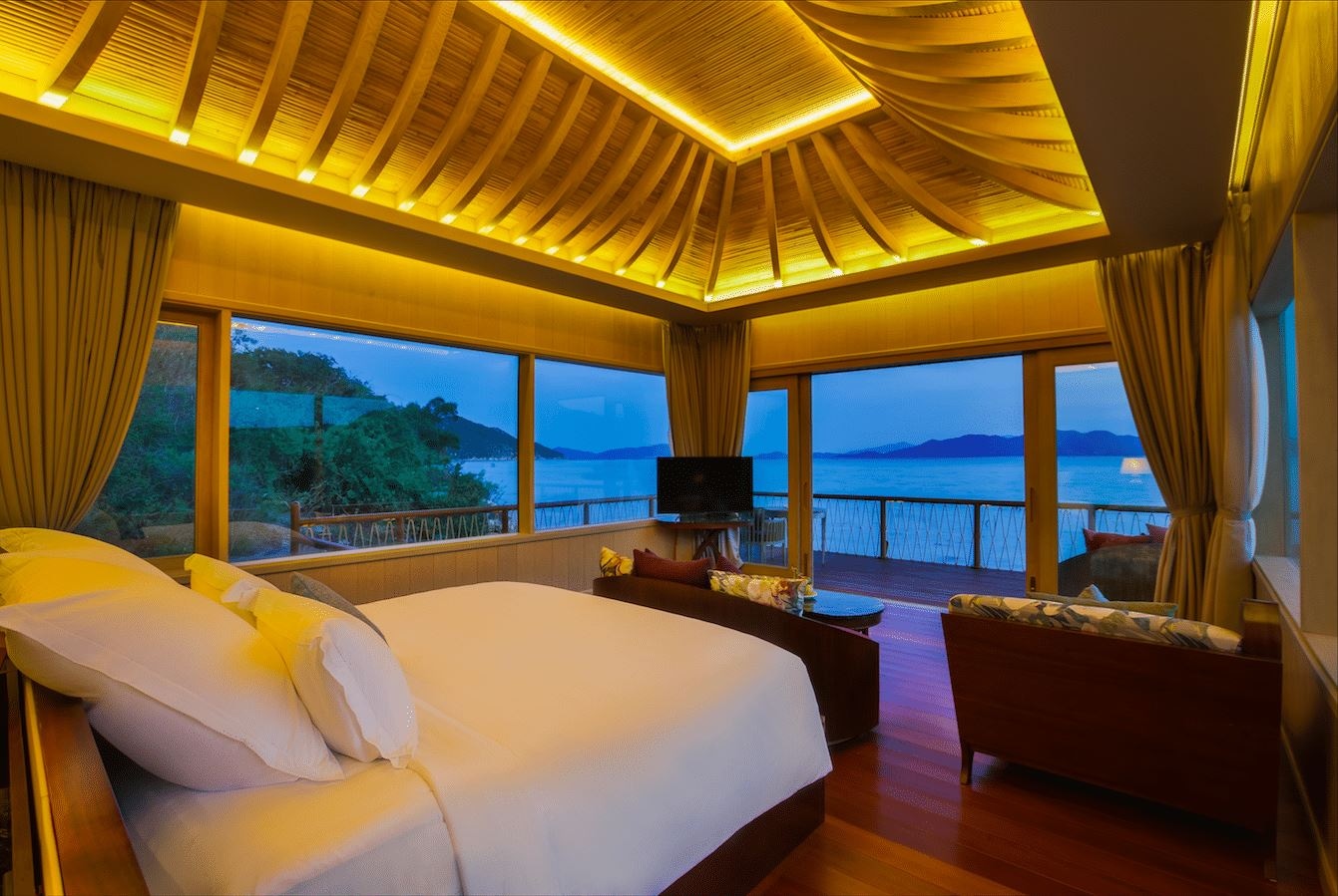 rooms-3bedroom-beachfront-pool-villa