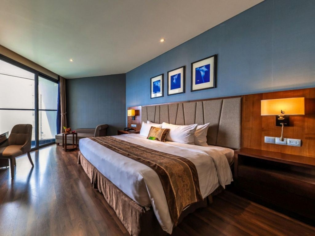 rooms-deluxe-partial-seaview-with-balcony-child-without-extra-bed