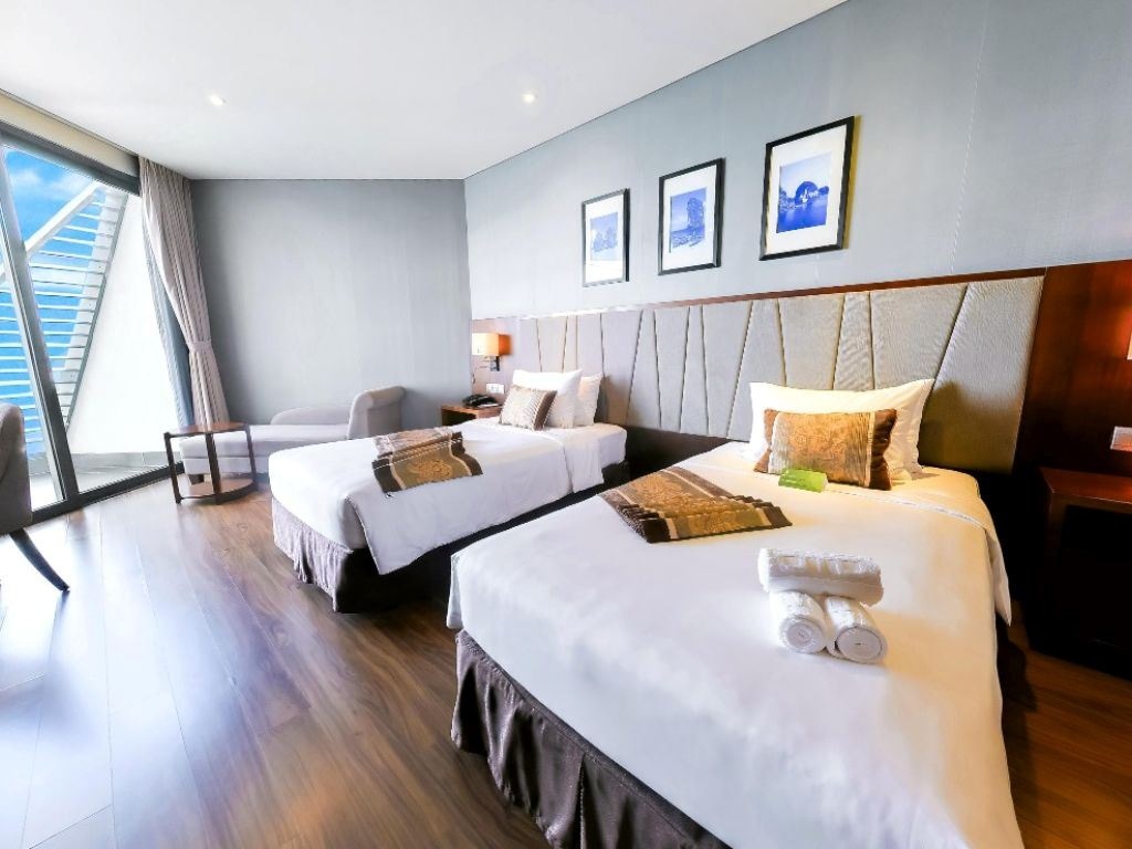 rooms-deluxe-partial-seaview-with-balcony-child-without-extra-bed