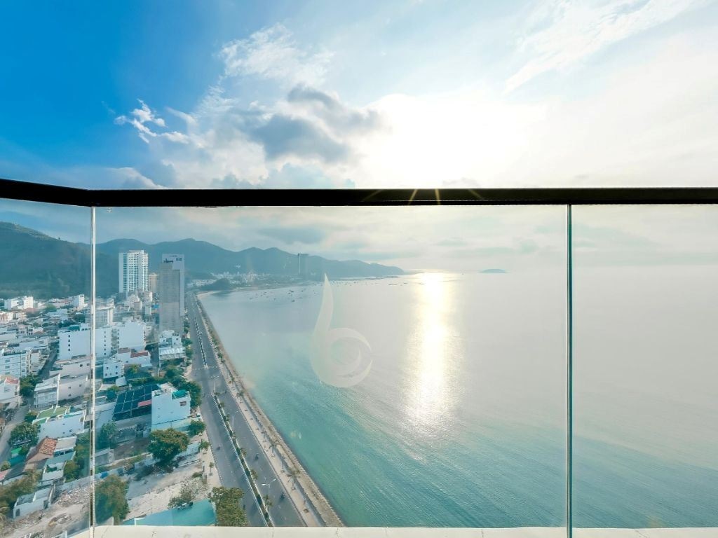 rooms-pacific-double-with-balcony