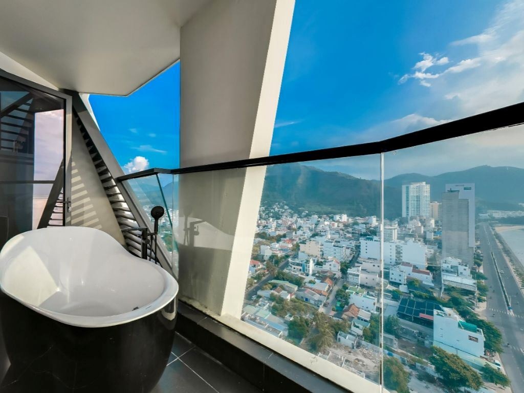 rooms-pacific-double-with-balcony-child-without-extra-bed