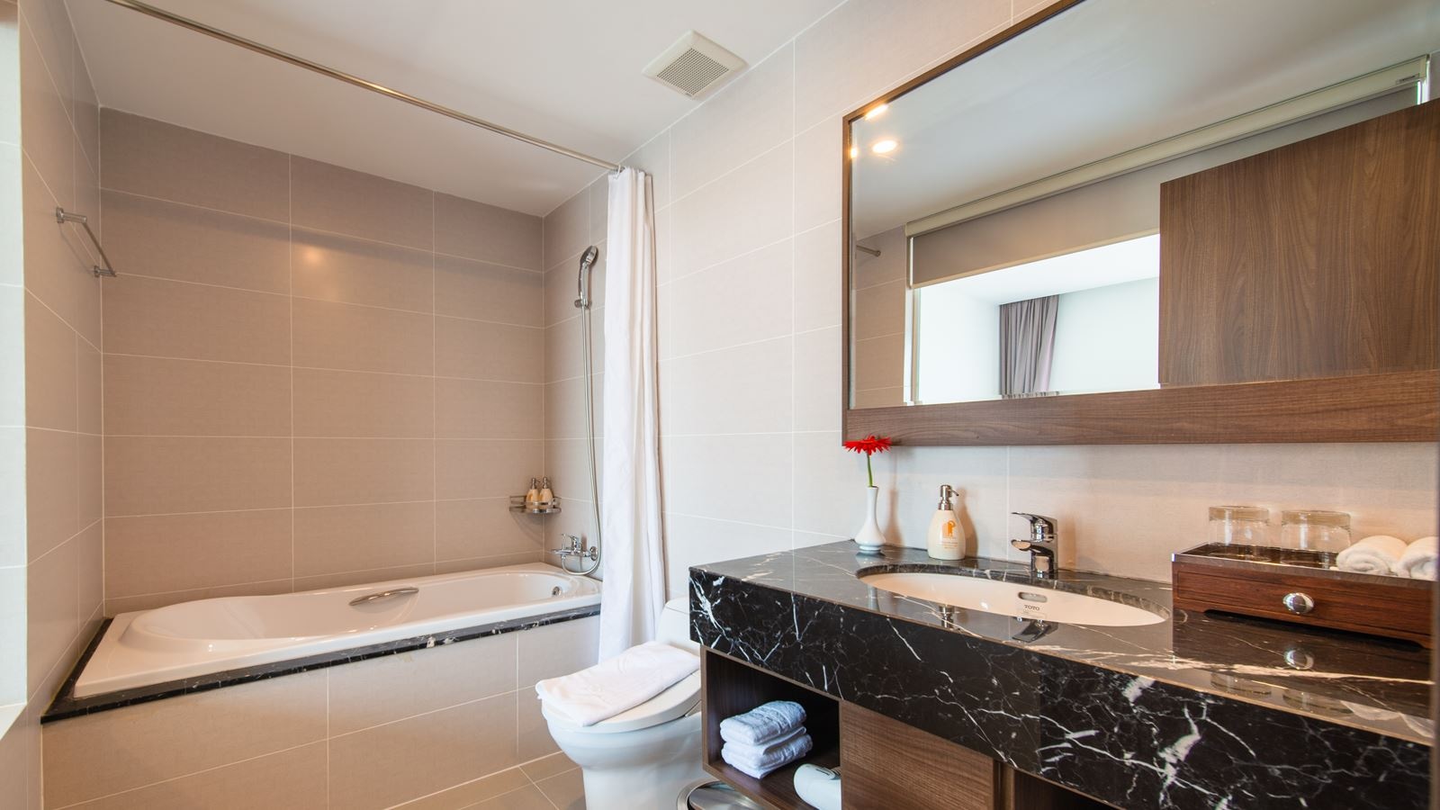 rooms-studio-plus-seaview-with-balcony