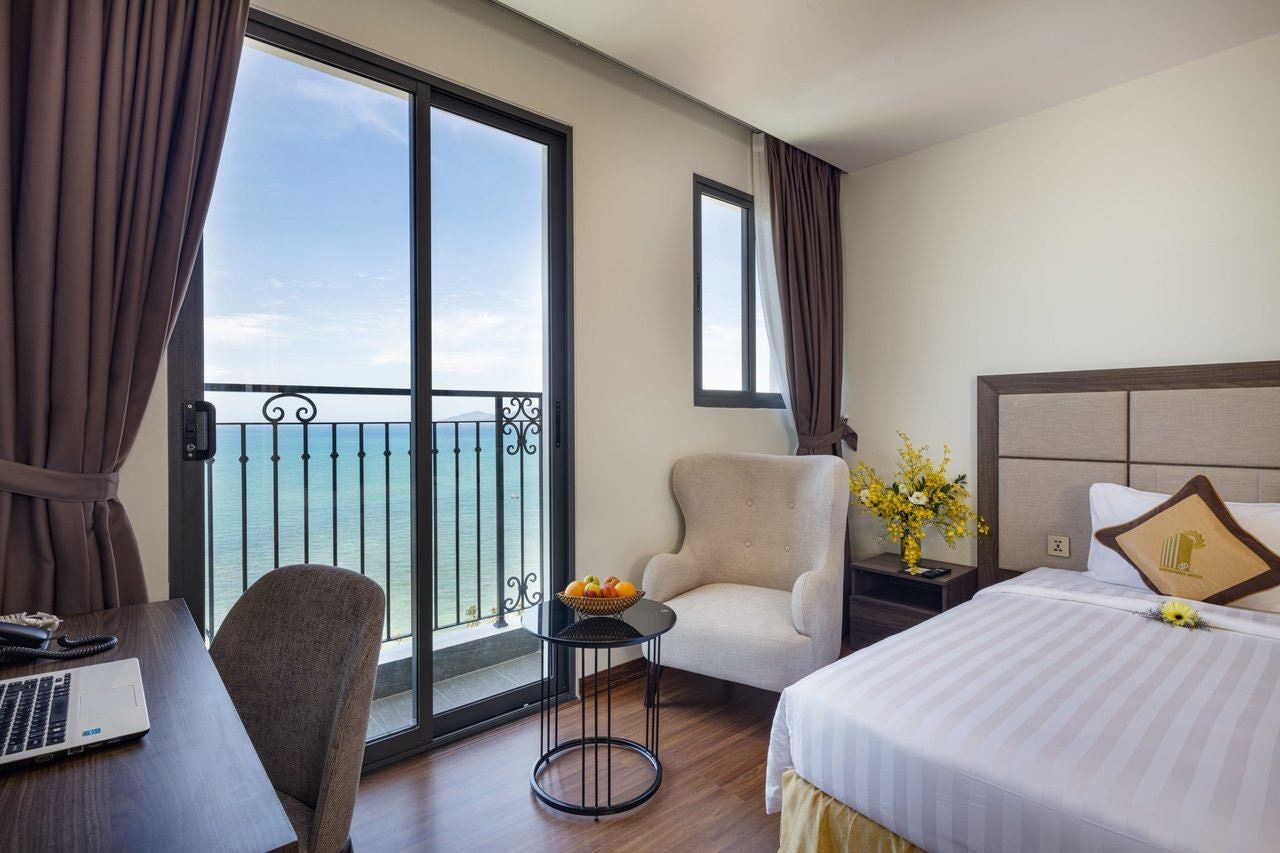 rooms-studio-ocean-view-with-balcony-child-without-extra-bed