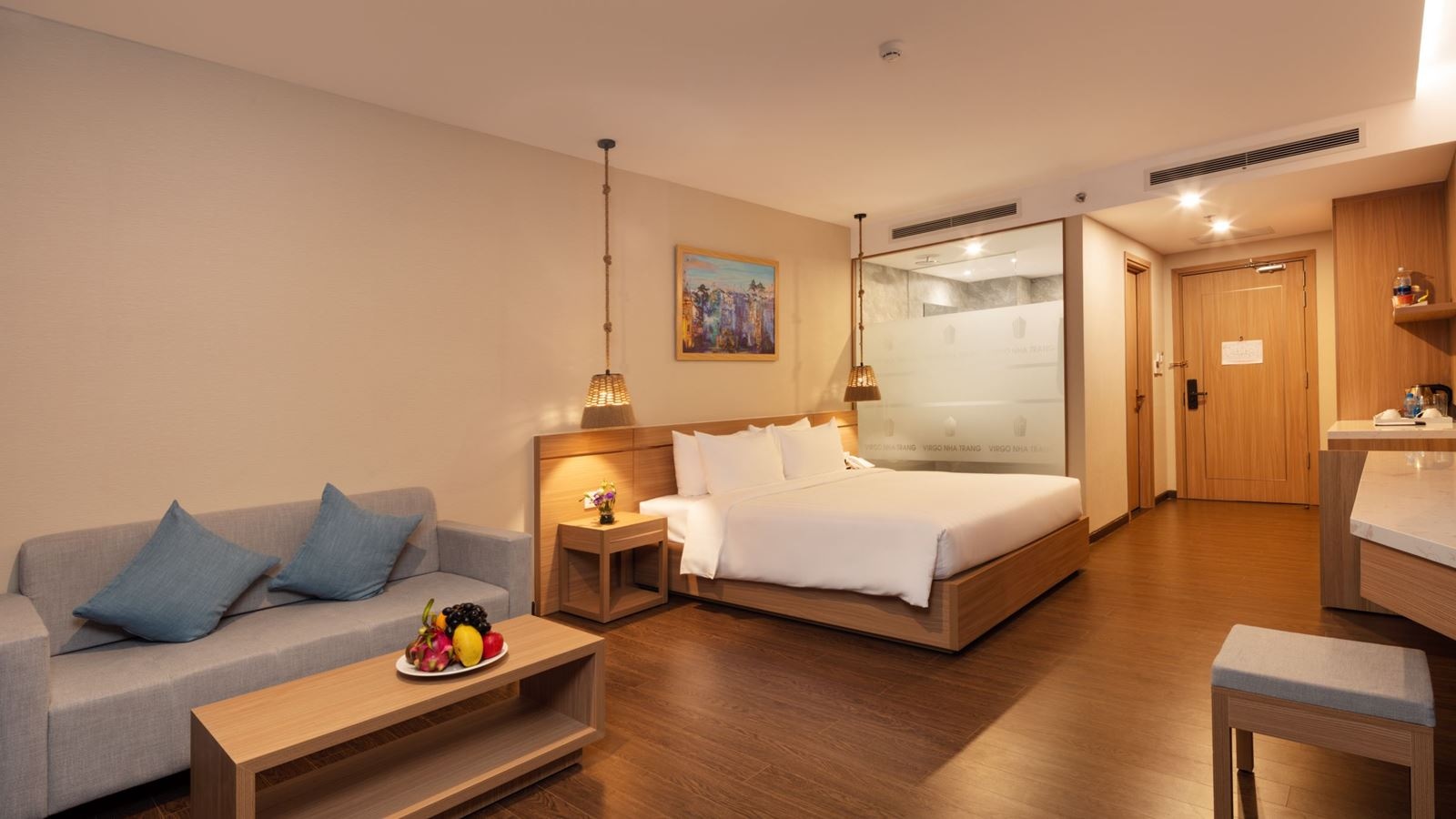 rooms-superior-with-french-balcony