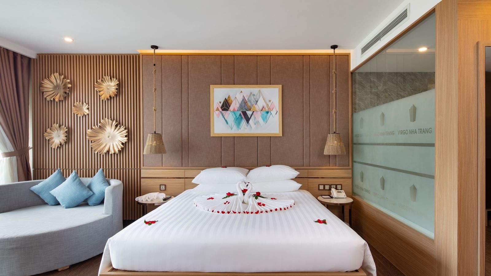 rooms-deluxe-partial-seaview-with-balcony-child-without-extra-bed