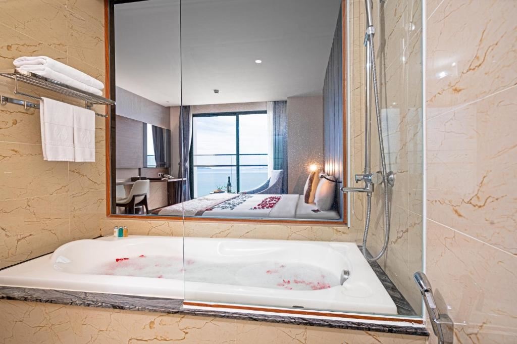 rooms-premier-ocean-view-with-balcony-child-without-extra-bed