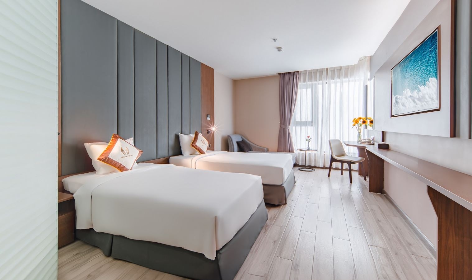 rooms-deluxe-partial-sea-view