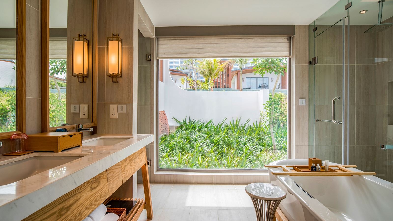 rooms-one-bedroom-pool-villa-ocean-view