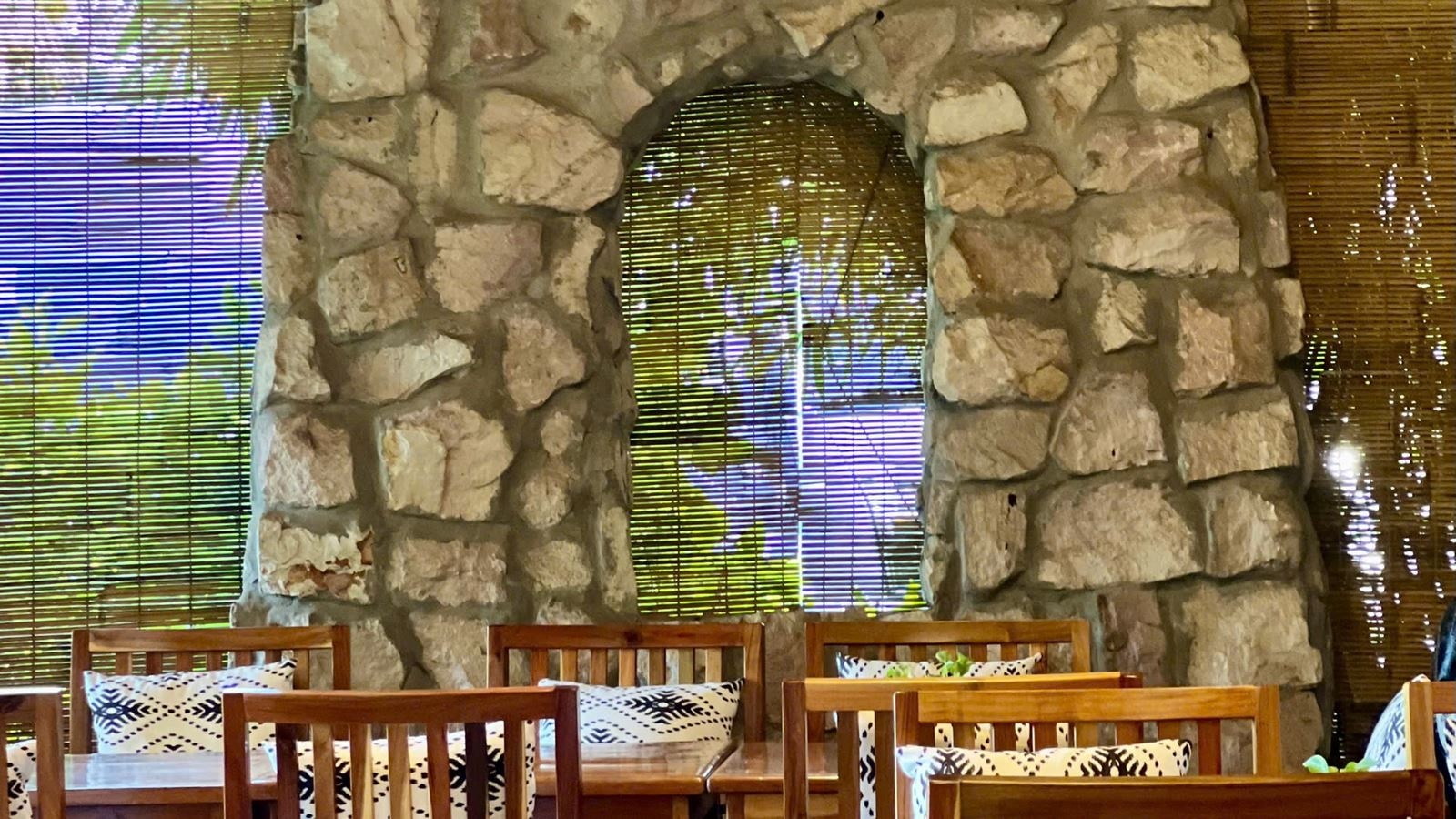 restaurants-m-resort-restaurant