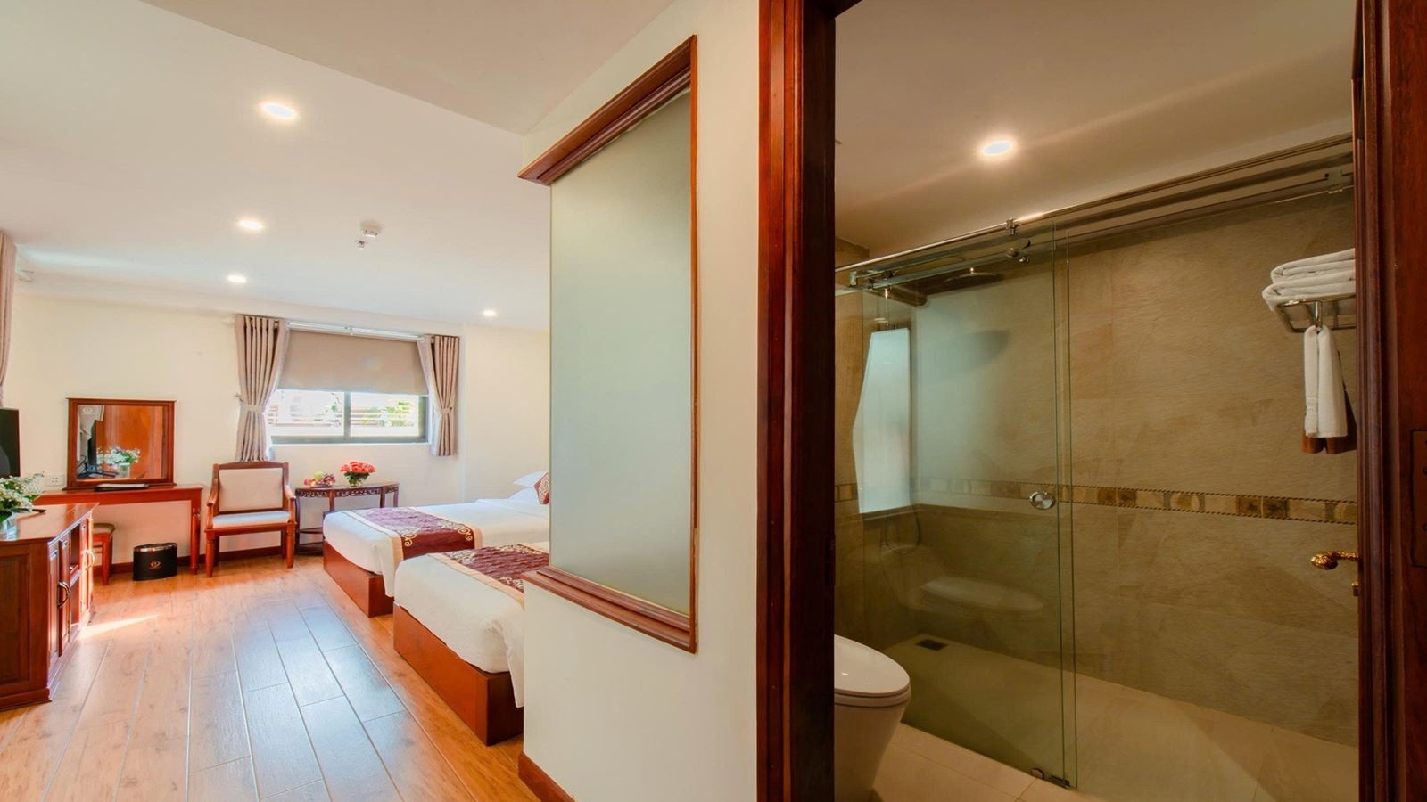 rooms-superior-balcony-city-view-child-with-extra-bed