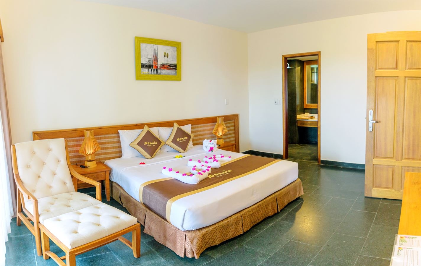 rooms-suite-family-balcony