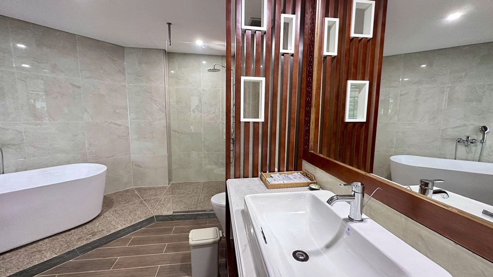 rooms-deluxe-grove-view