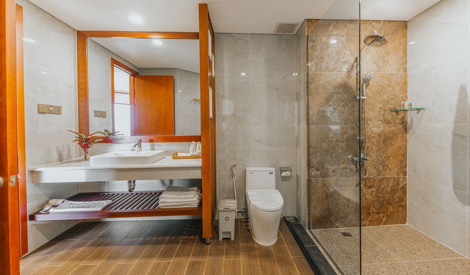 rooms-deluxe-grove-view