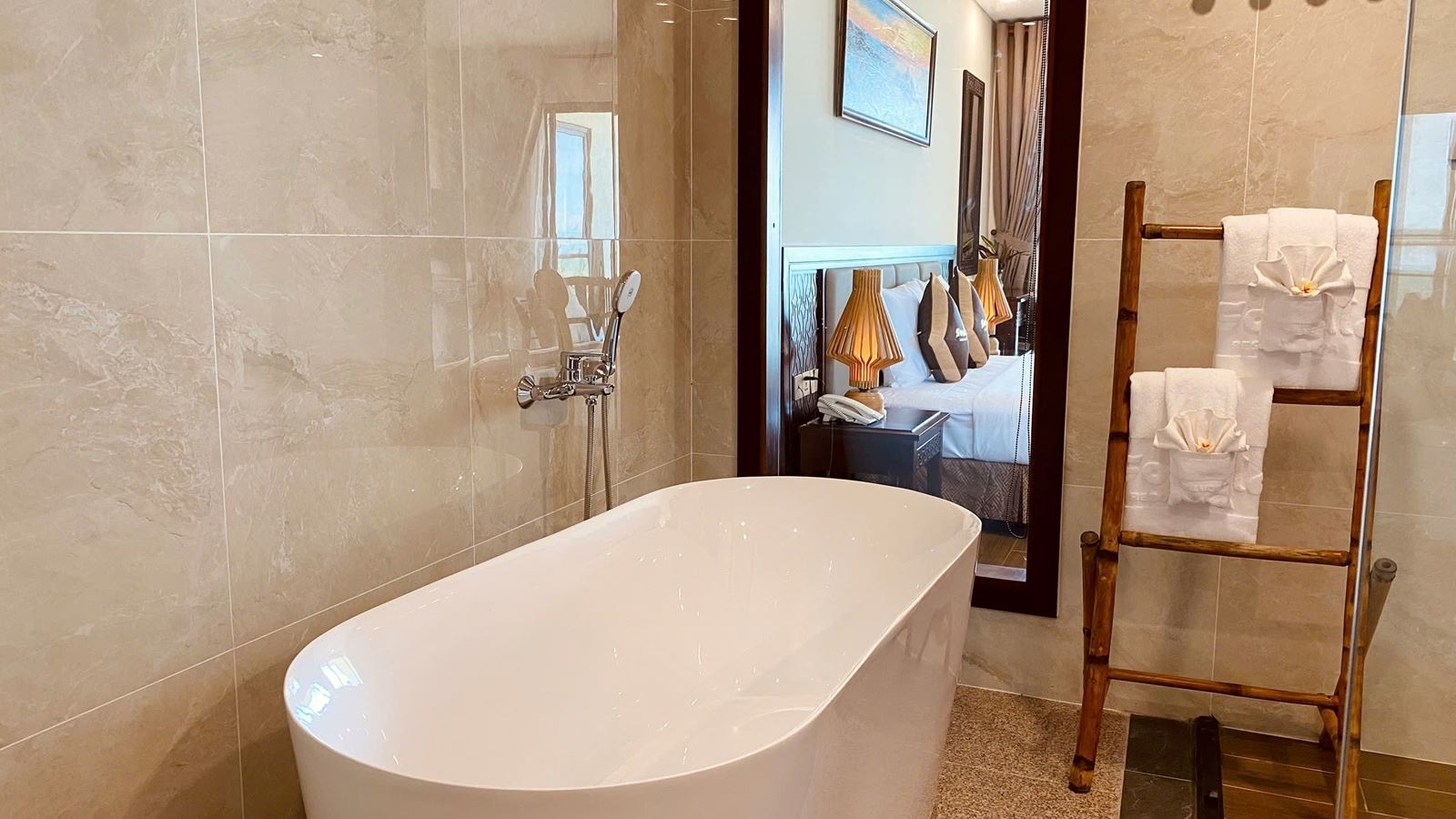 rooms-premium-family-grove-view