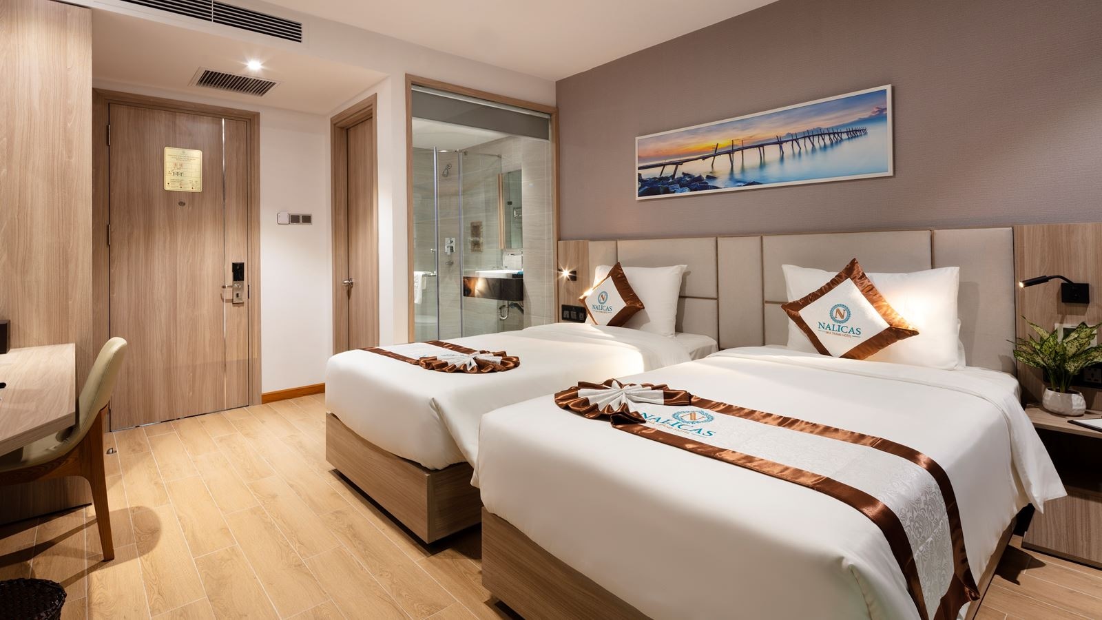 rooms-suite-partial-seaview-with-balcony-no-extra-bed