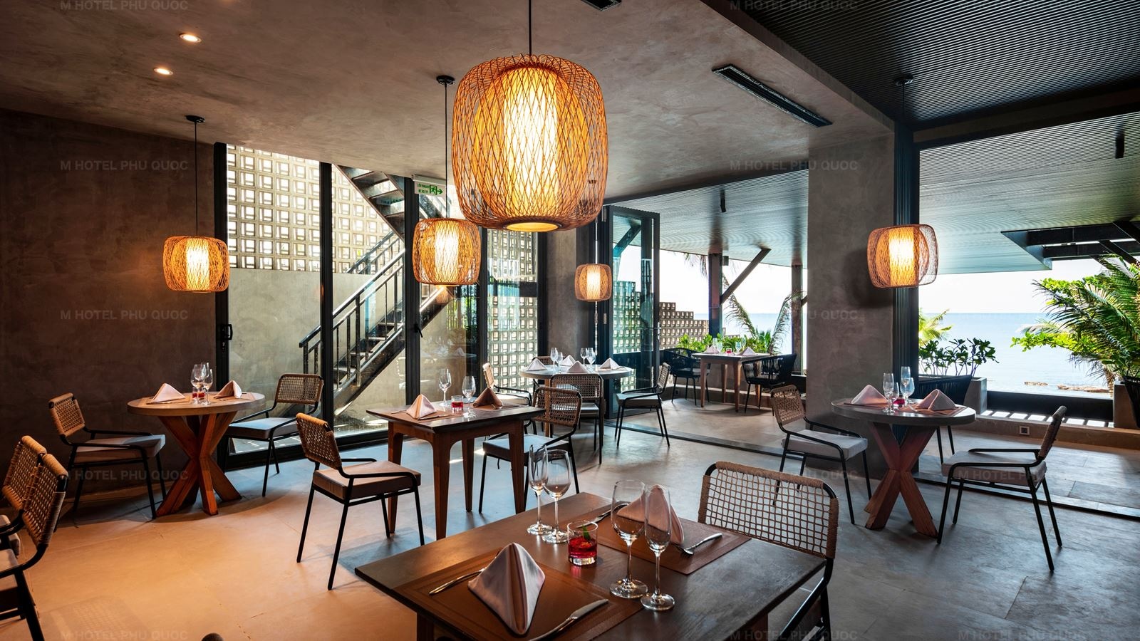 restaurants-m-sunset