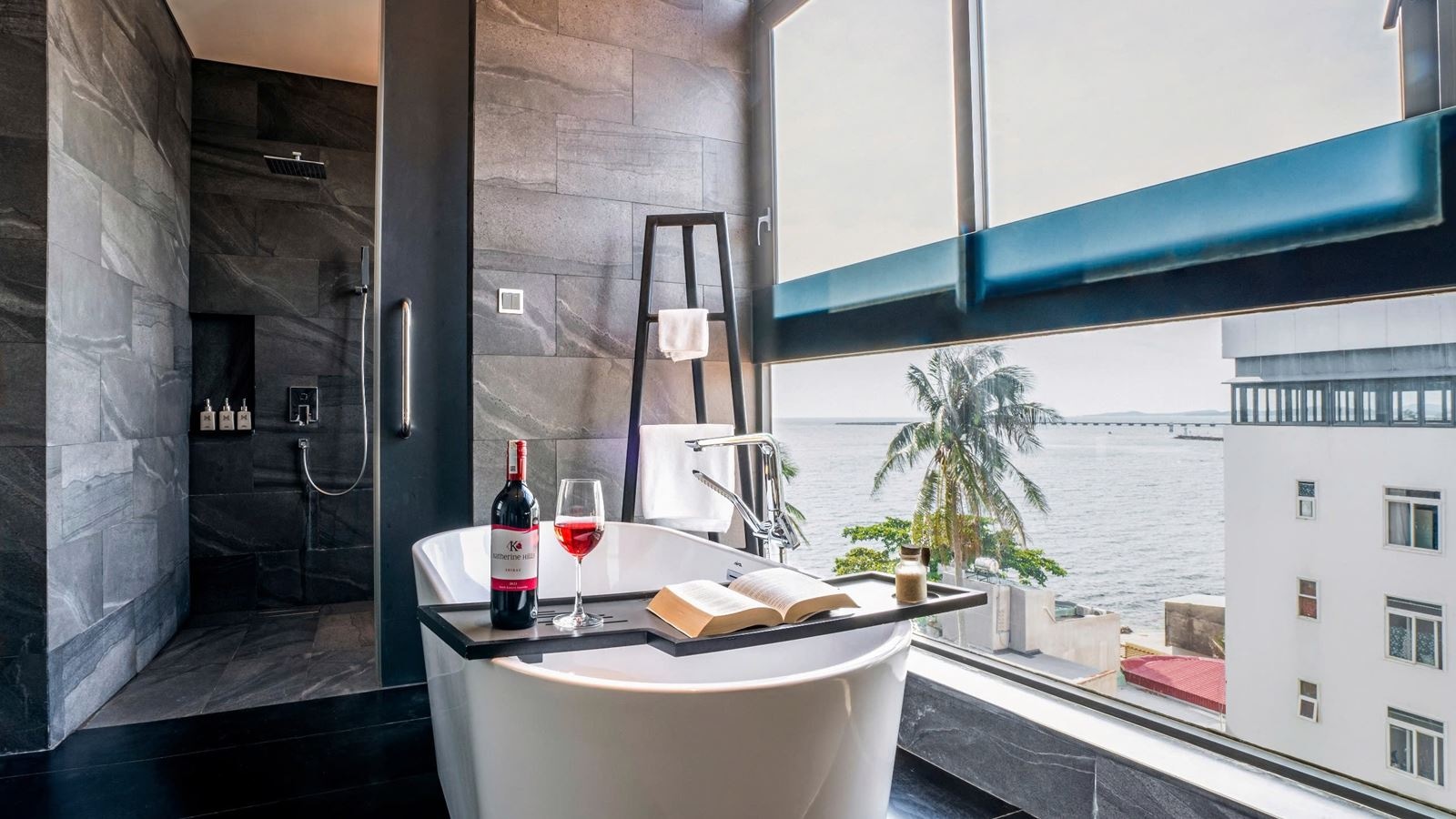 rooms-deluxe-double-suite-with-balcony-child-without-extra-bed