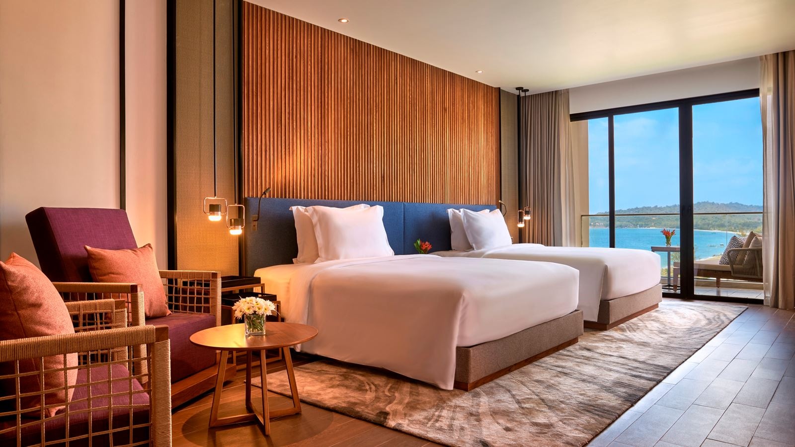 rooms-2-bedroom-interconnecting-family-studio-sea-view