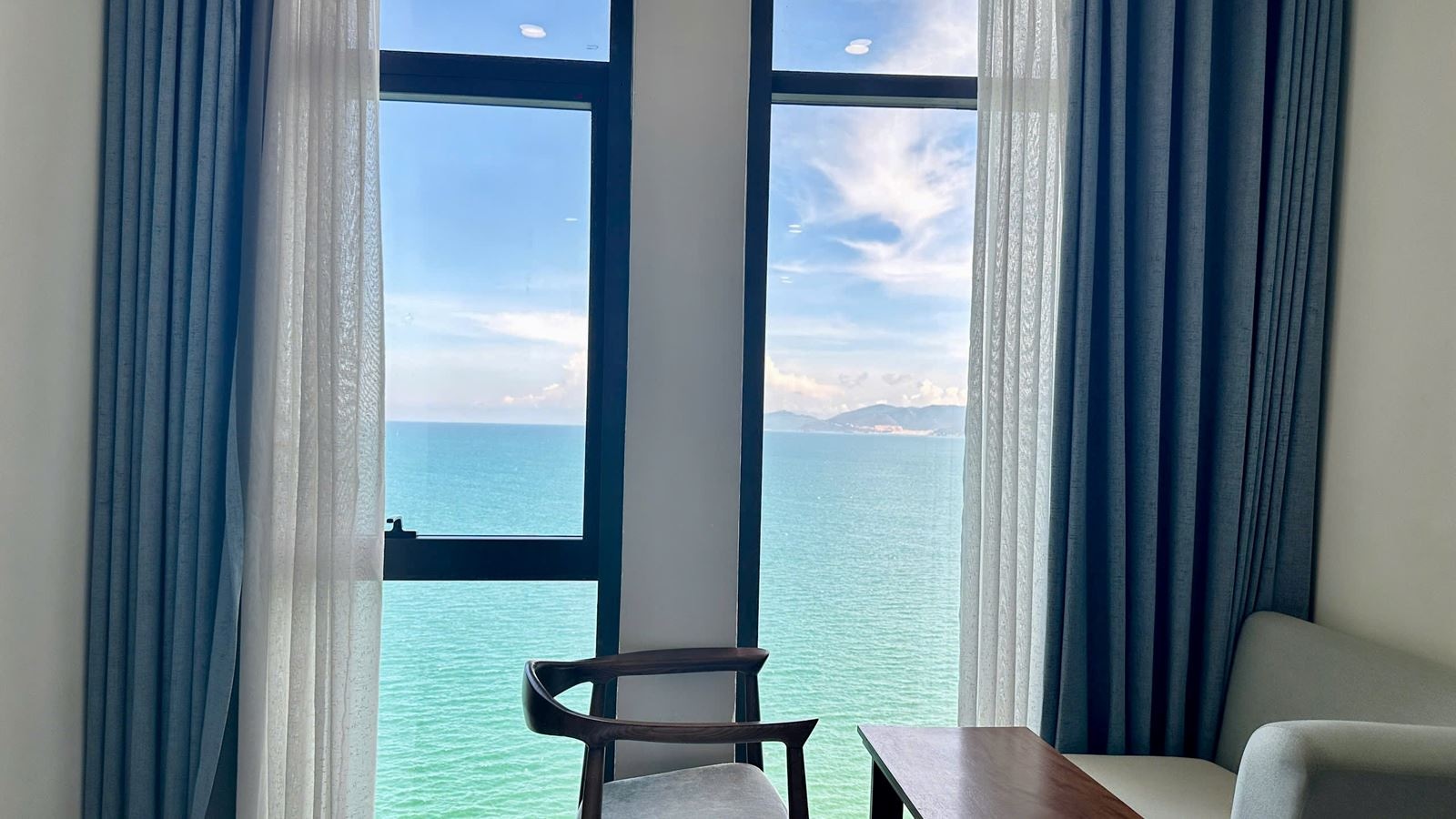rooms-deluxe-sea-view