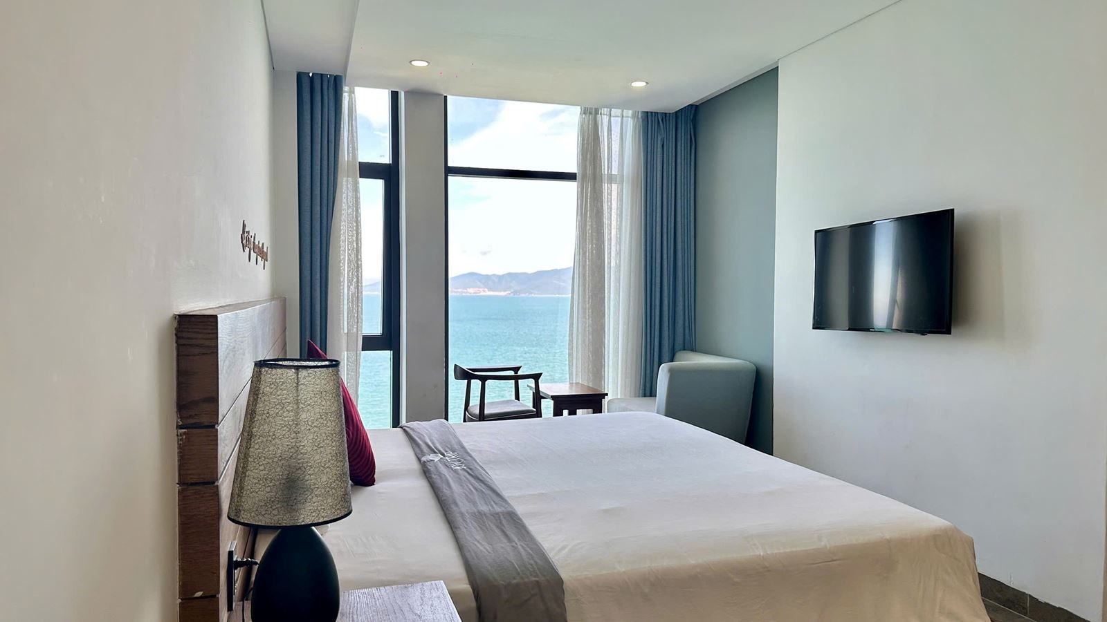 rooms-deluxe-sea-view