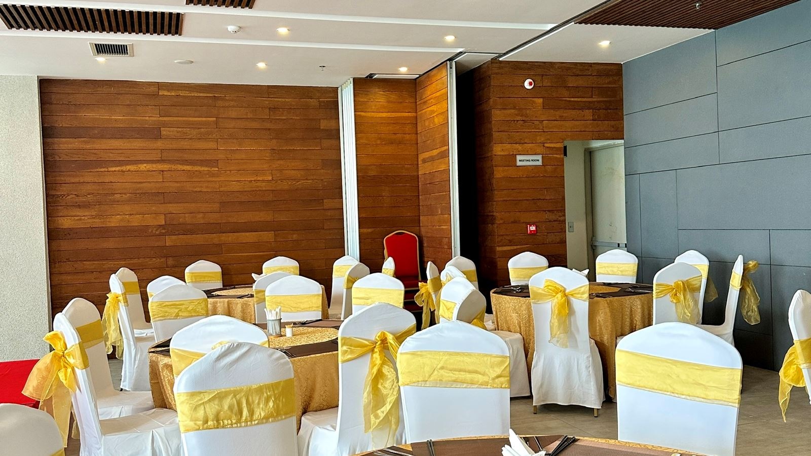 restaurants-joy-trip-restaurant