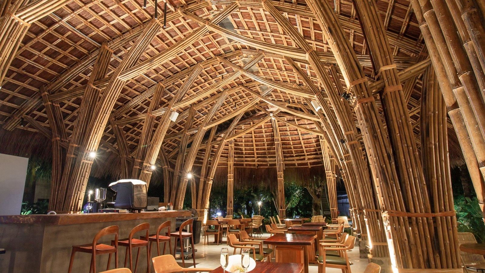 restaurants-hotels-restaurant