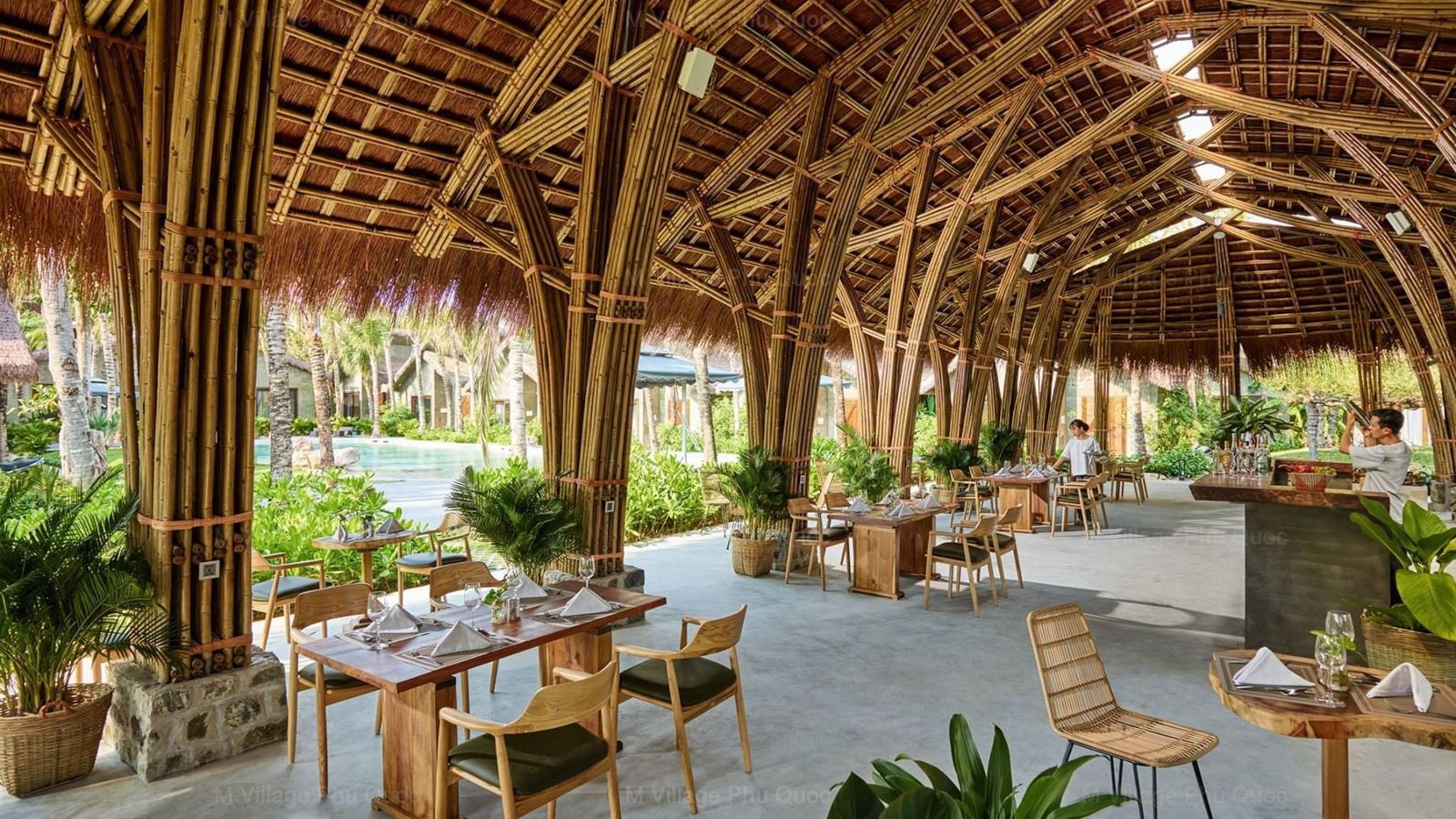 restaurants-hotels-restaurant