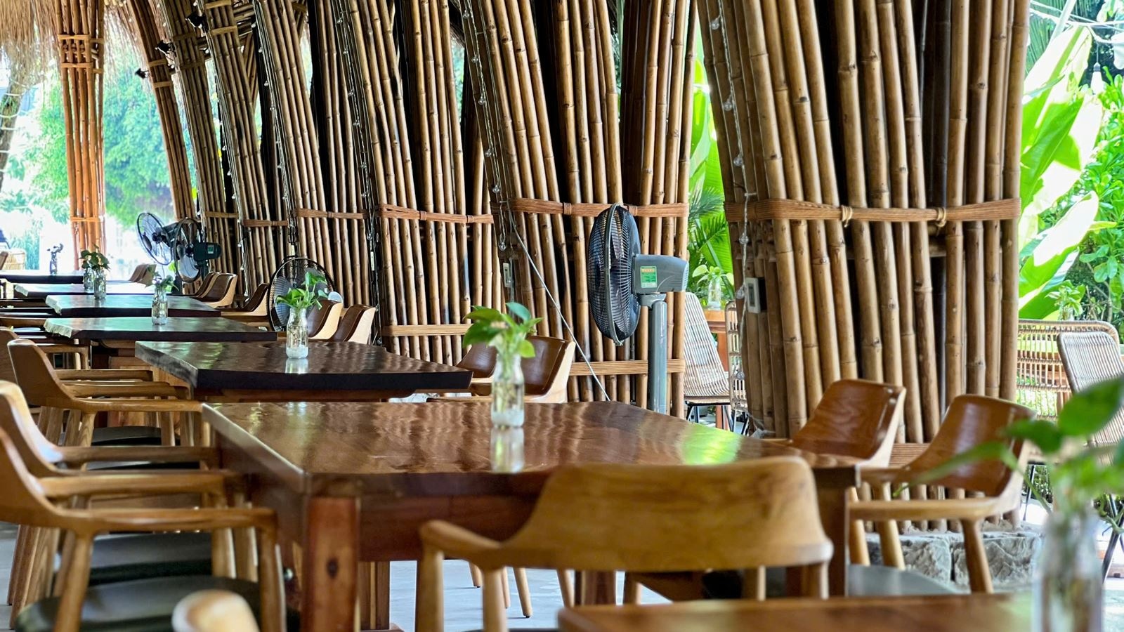 restaurants-hotels-restaurant