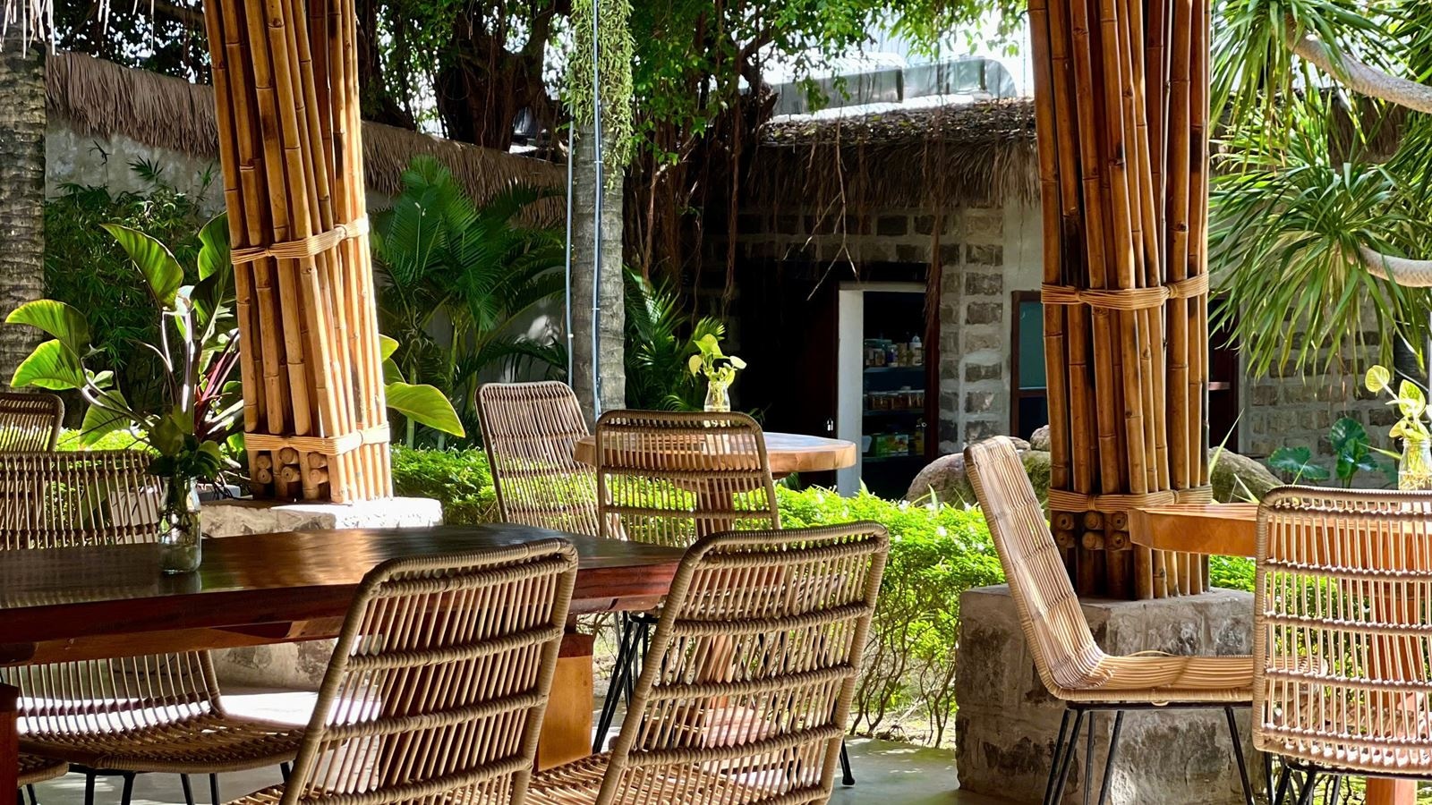 restaurants-hotels-restaurant