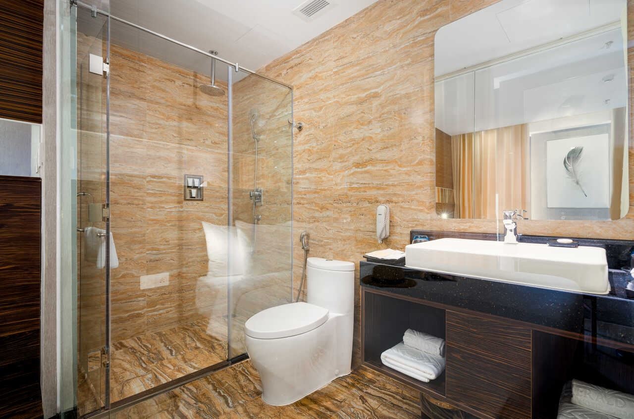 rooms-family-city-view