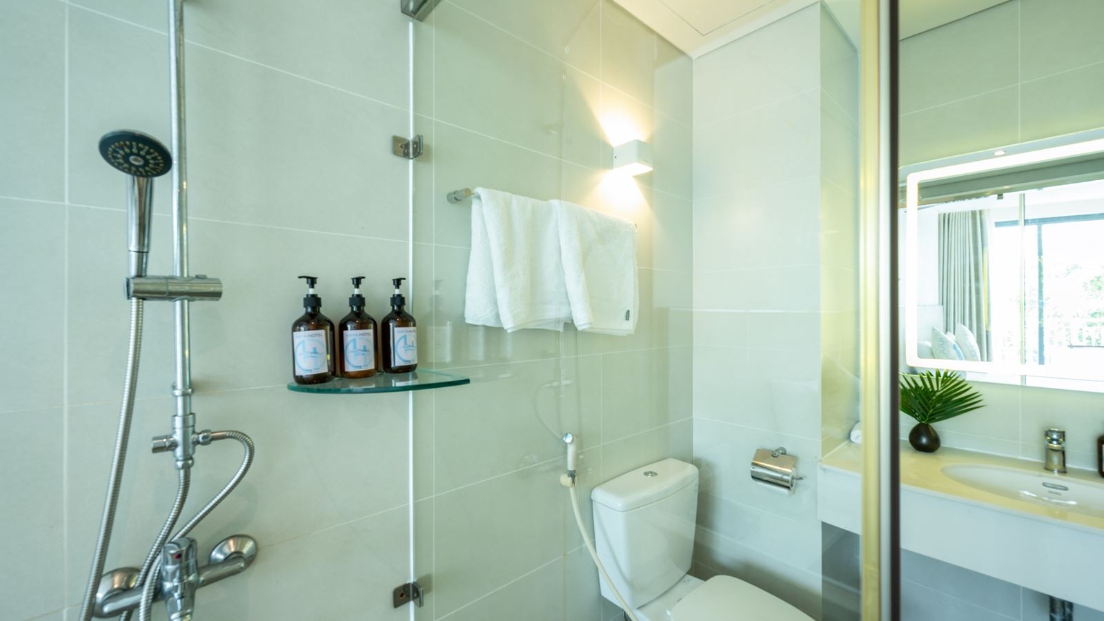 rooms-superior-with-balcony