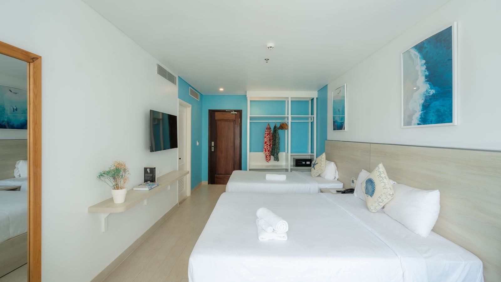 rooms-triple-room-with-balcony-no-extra-bed