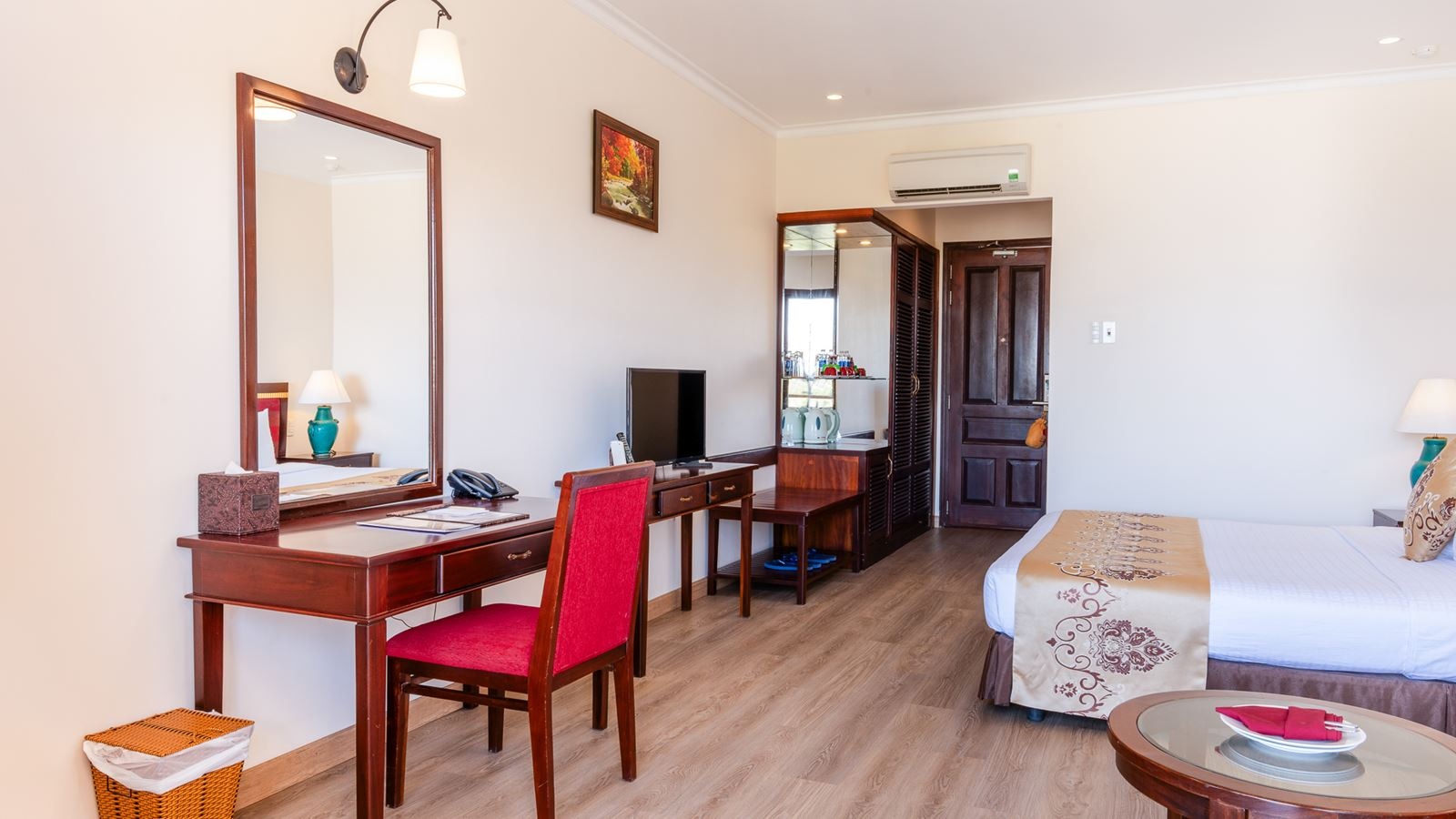 rooms-deluxe-sea-view-balcony-child-without-extra-bed