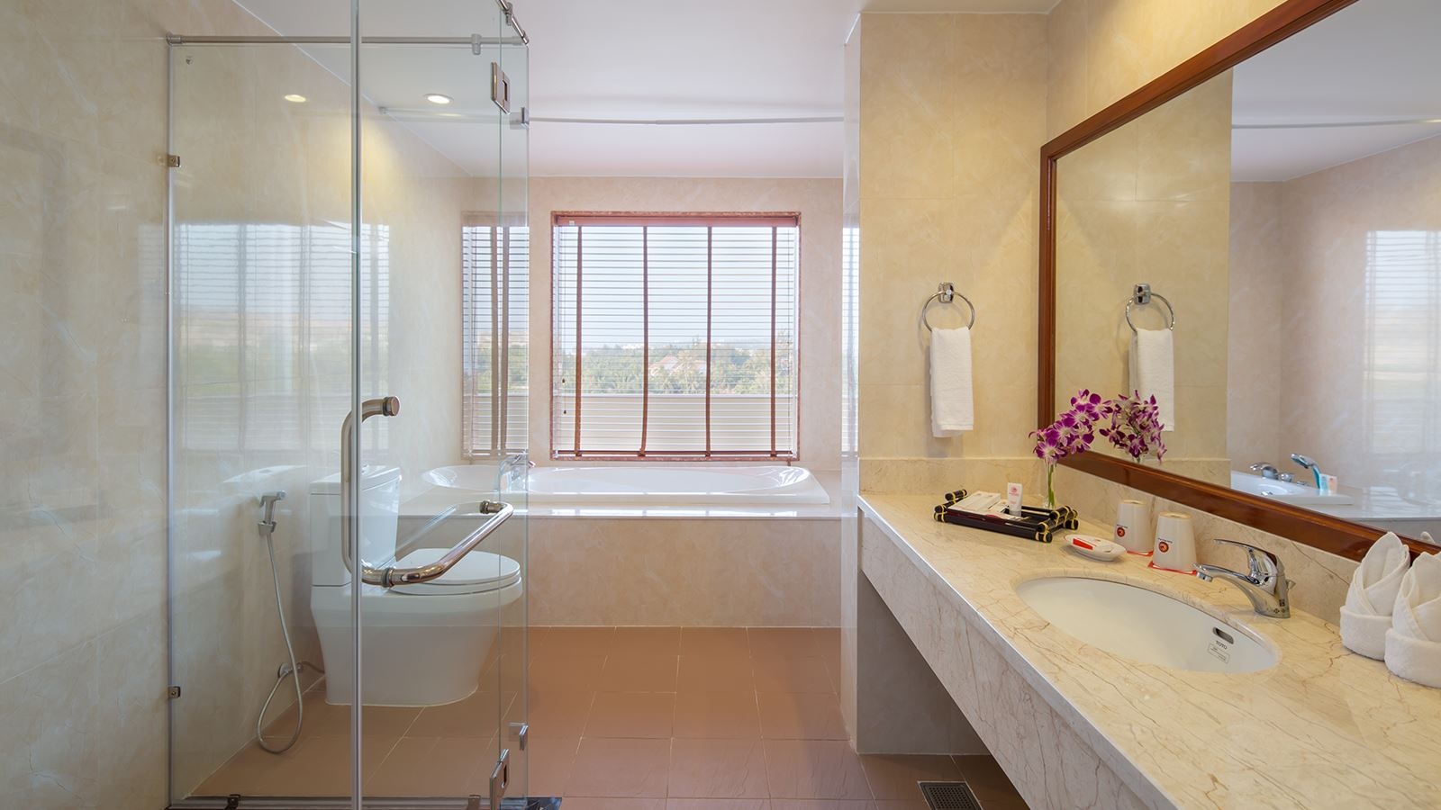 rooms-beachfront-suite-villa