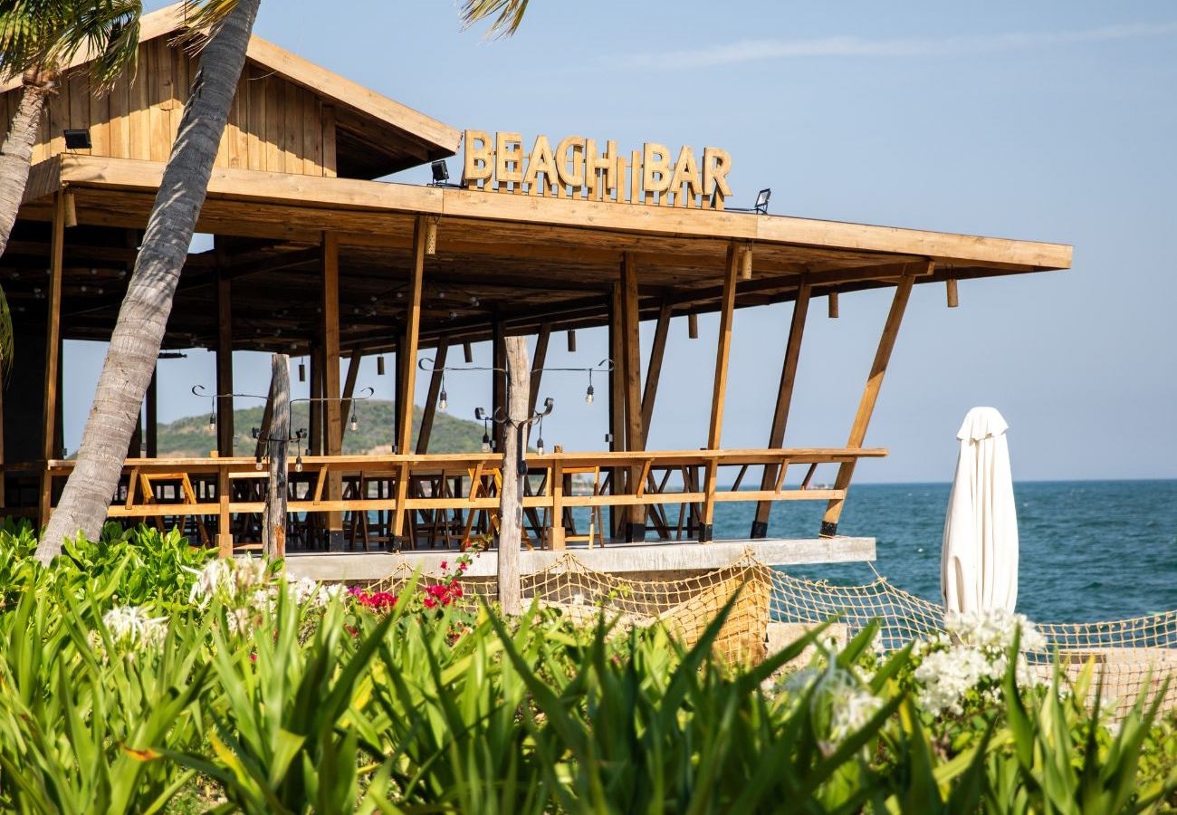 bars-beach-bar