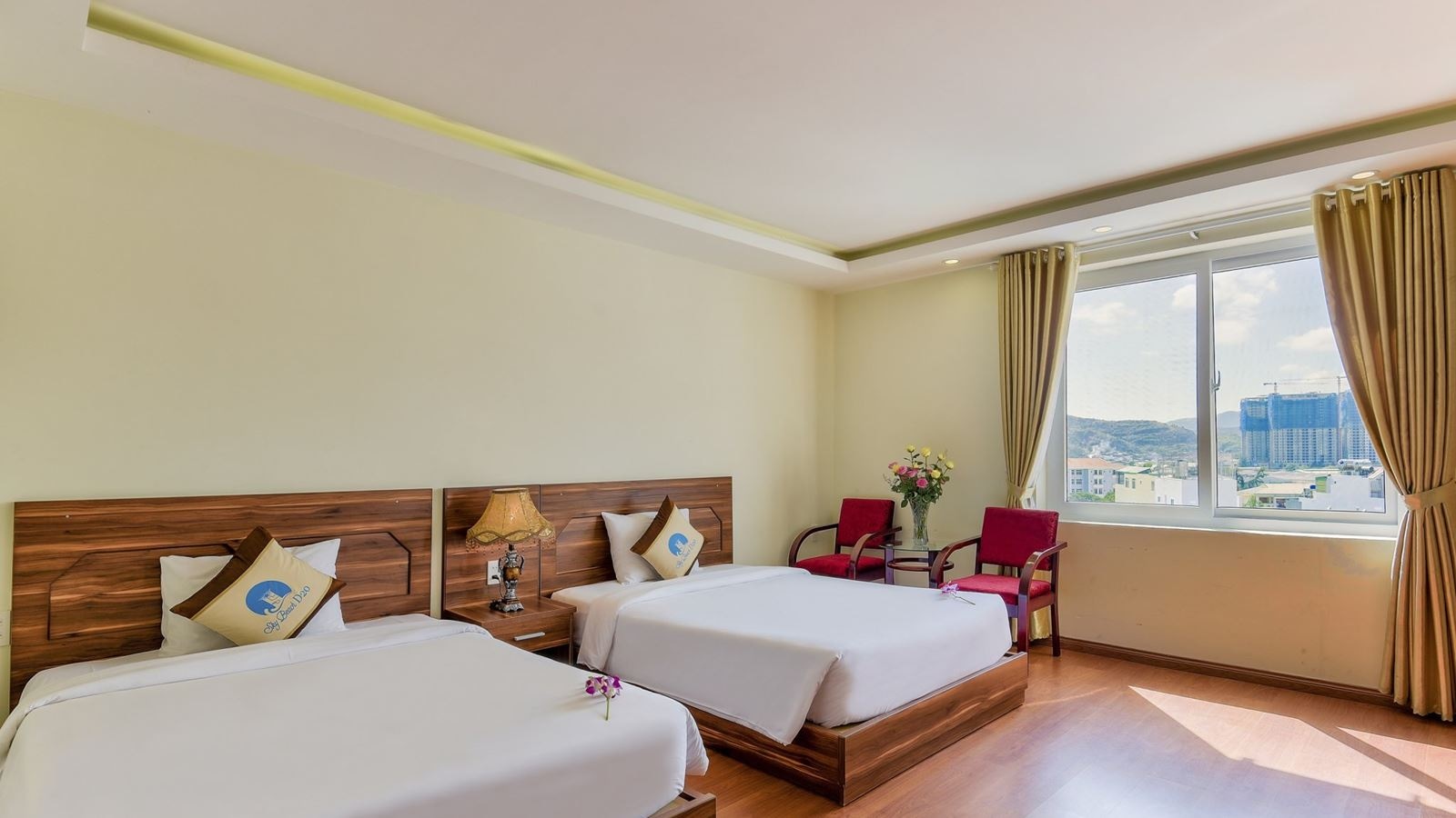 rooms-superior-city-view-1