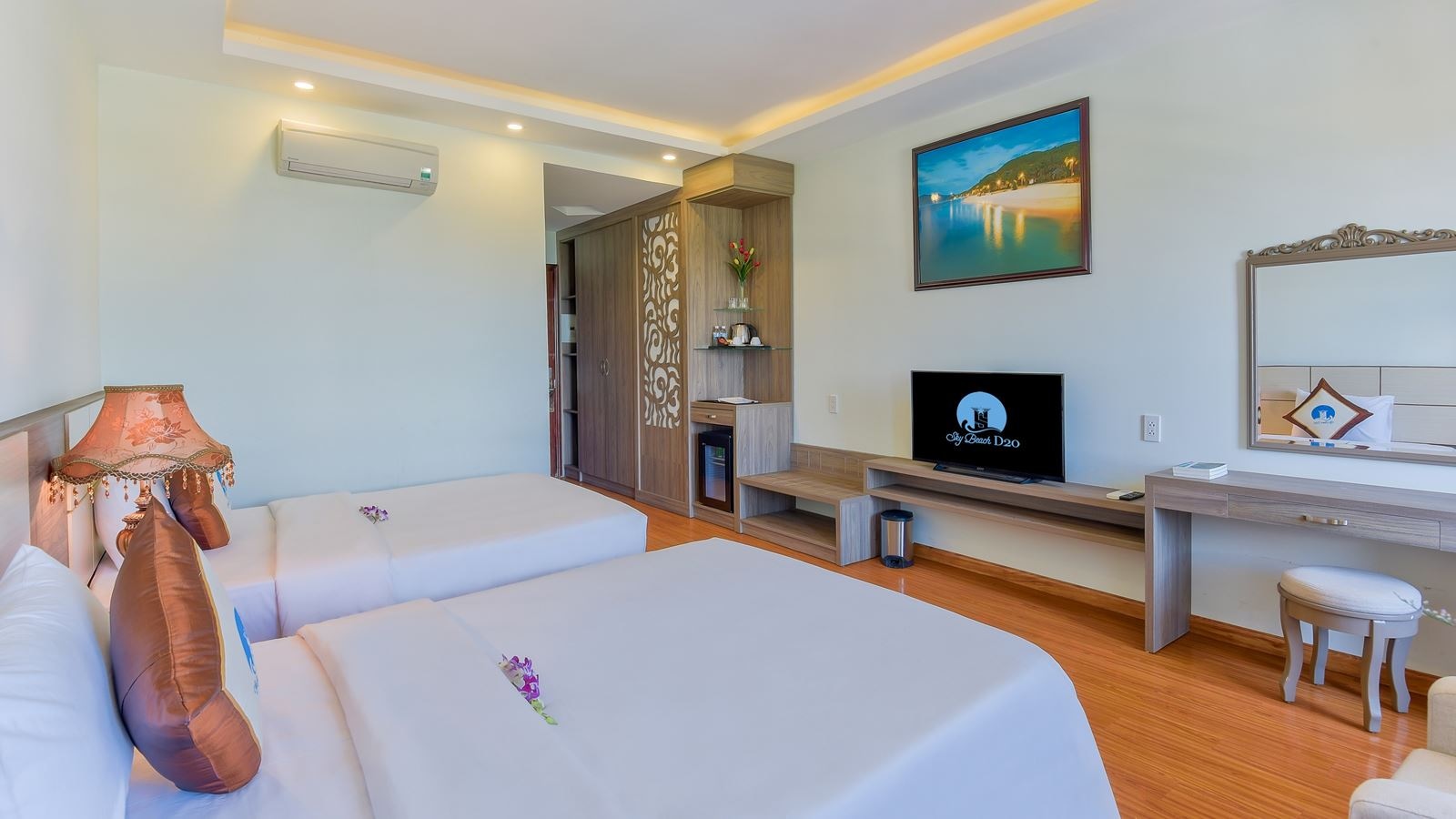 rooms-suite-sea-view-with-balcony