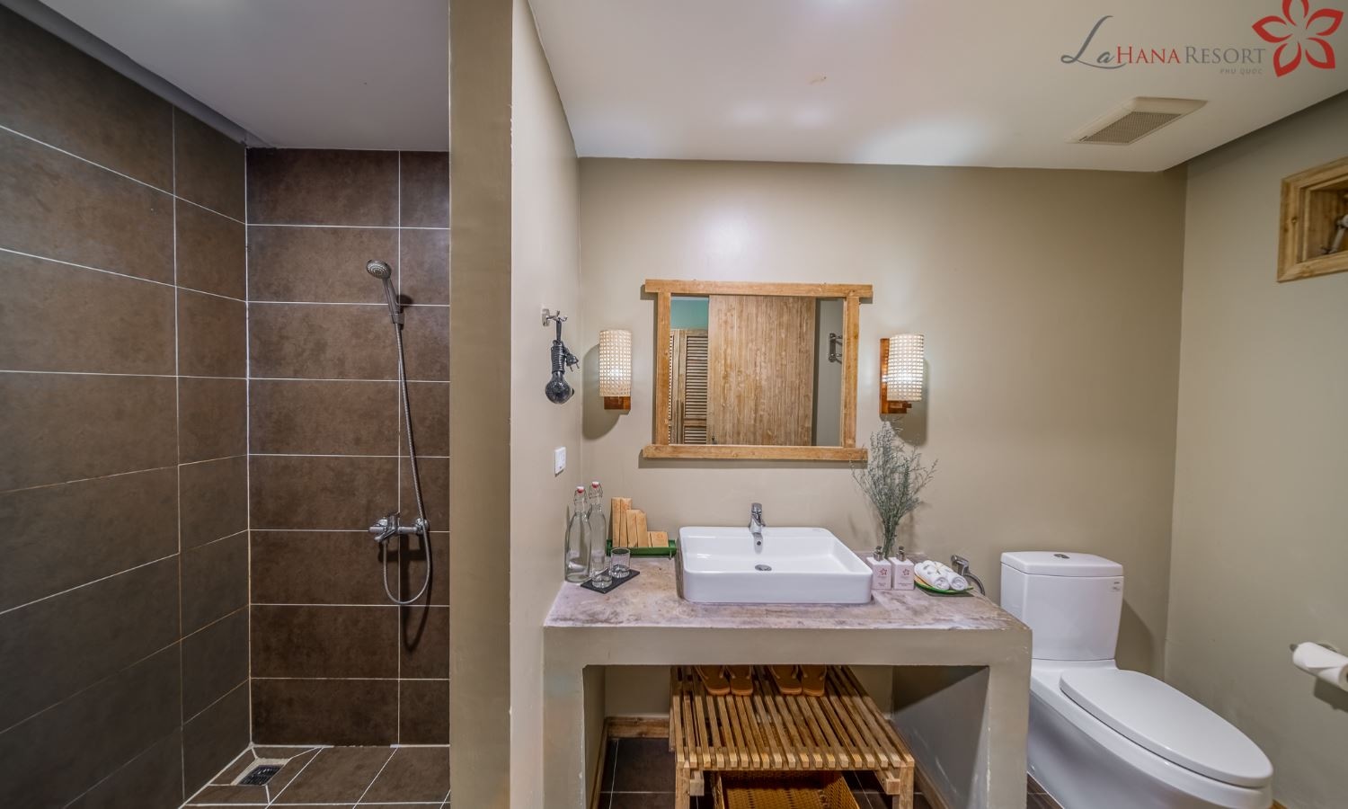 rooms-deluxe-triple-with-gardenview