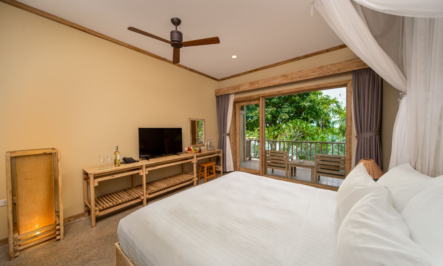 rooms-deluxe-bungalow-with-gardenview