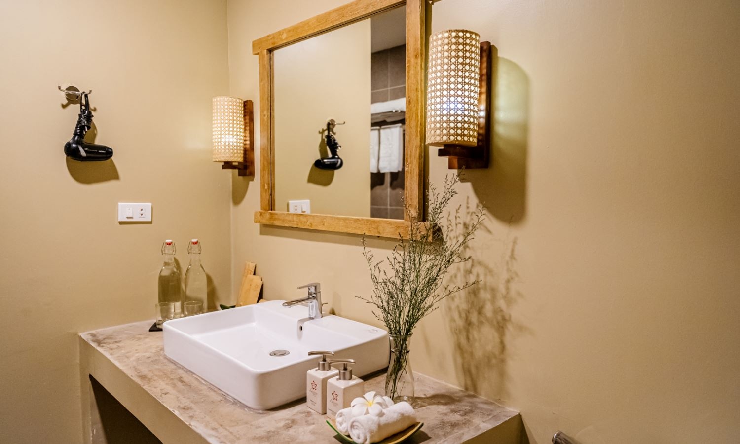 rooms-deluxe-family-with-gardenview