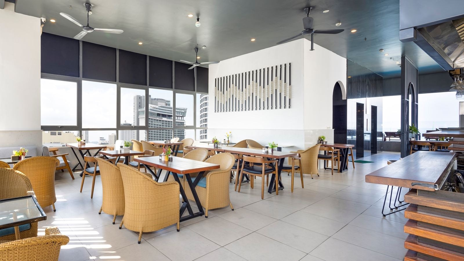 restaurants-papaya-20th-floor