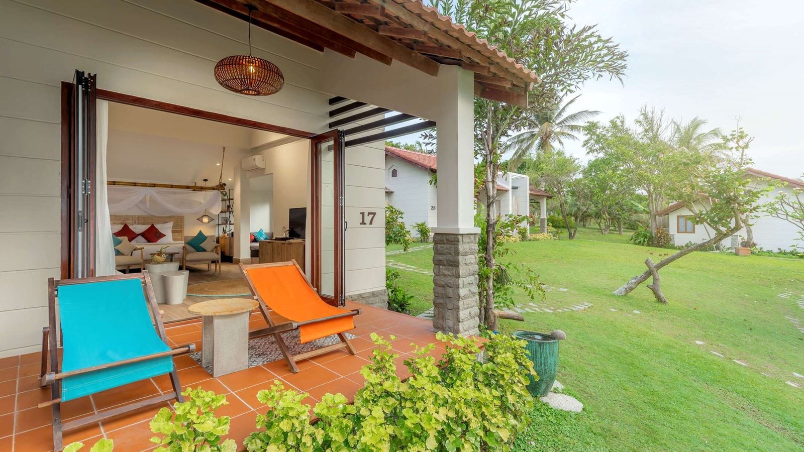 rooms-beachfront-bungalow