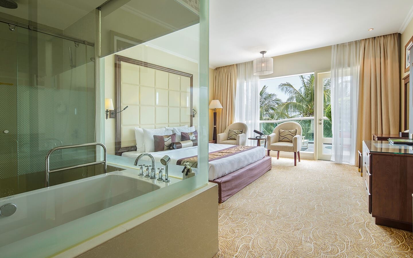 rooms-superior-pool-view-with-balcony-child-without-extra-bed