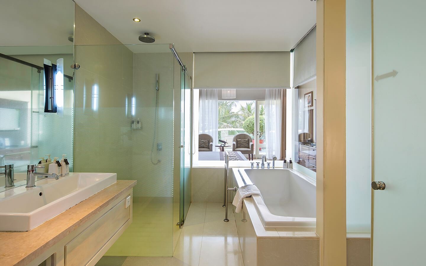 rooms-superior-pool-view-with-balcony-child-without-extra-bed