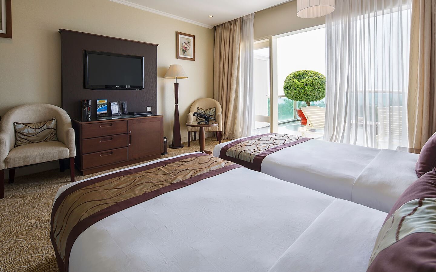 rooms-superior-sea-view-with-balcony