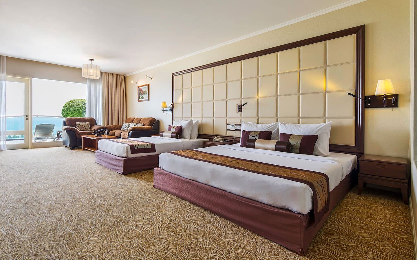 rooms-premium-deluxe-family-with-balcony