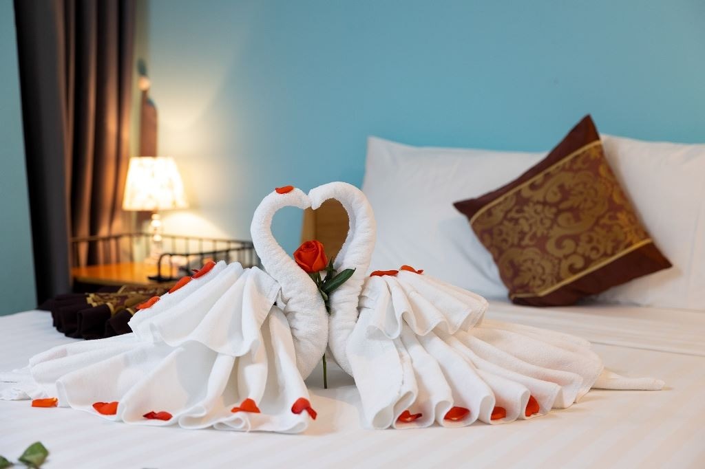 rooms-senior-deluxe-partial-seaview