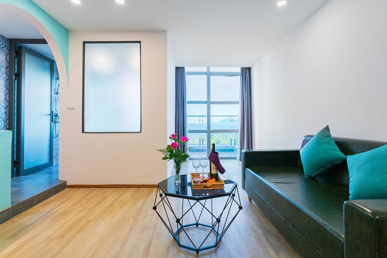 rooms-suite-sea-view-with-balcony