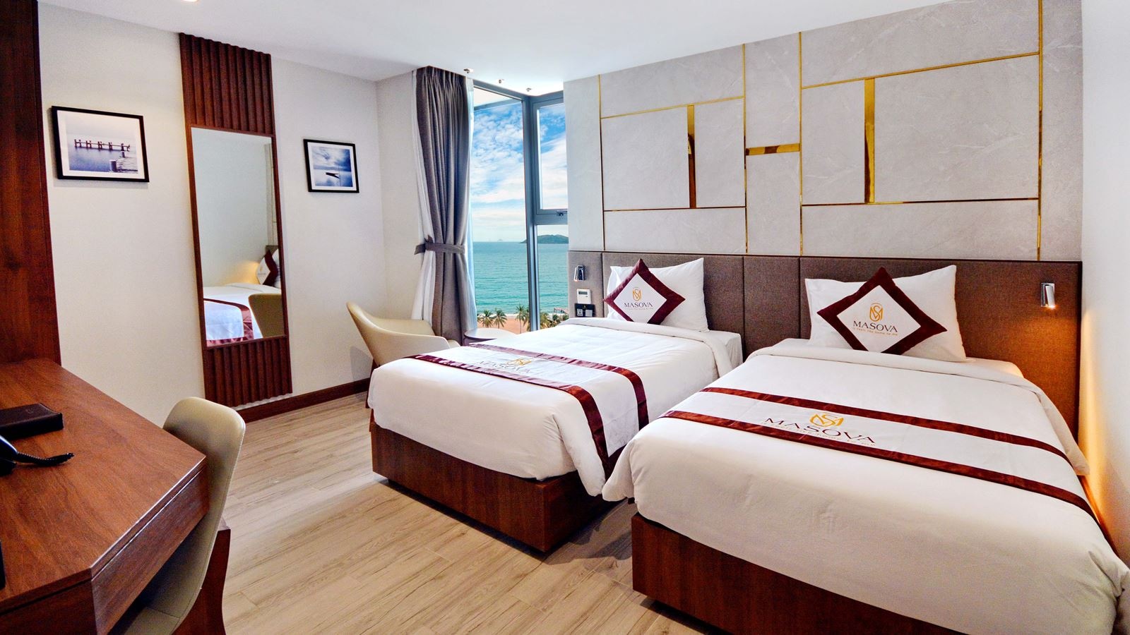 rooms-deluxe-partial-seaview