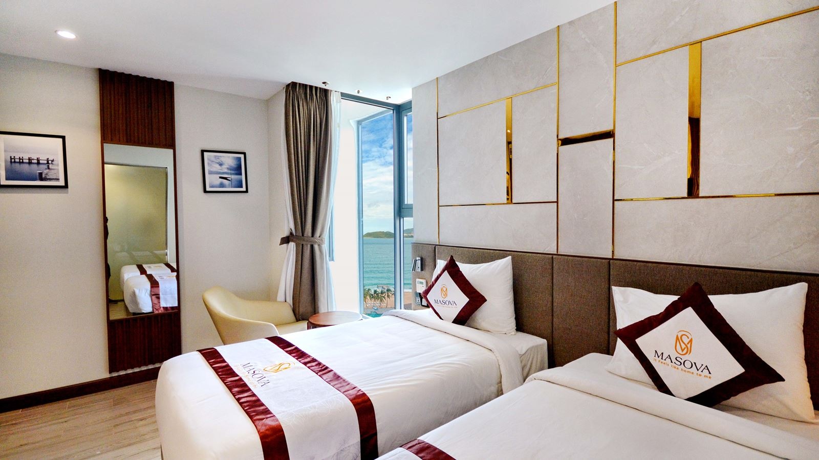 rooms-deluxe-partial-seaview-child-without-extra-bed